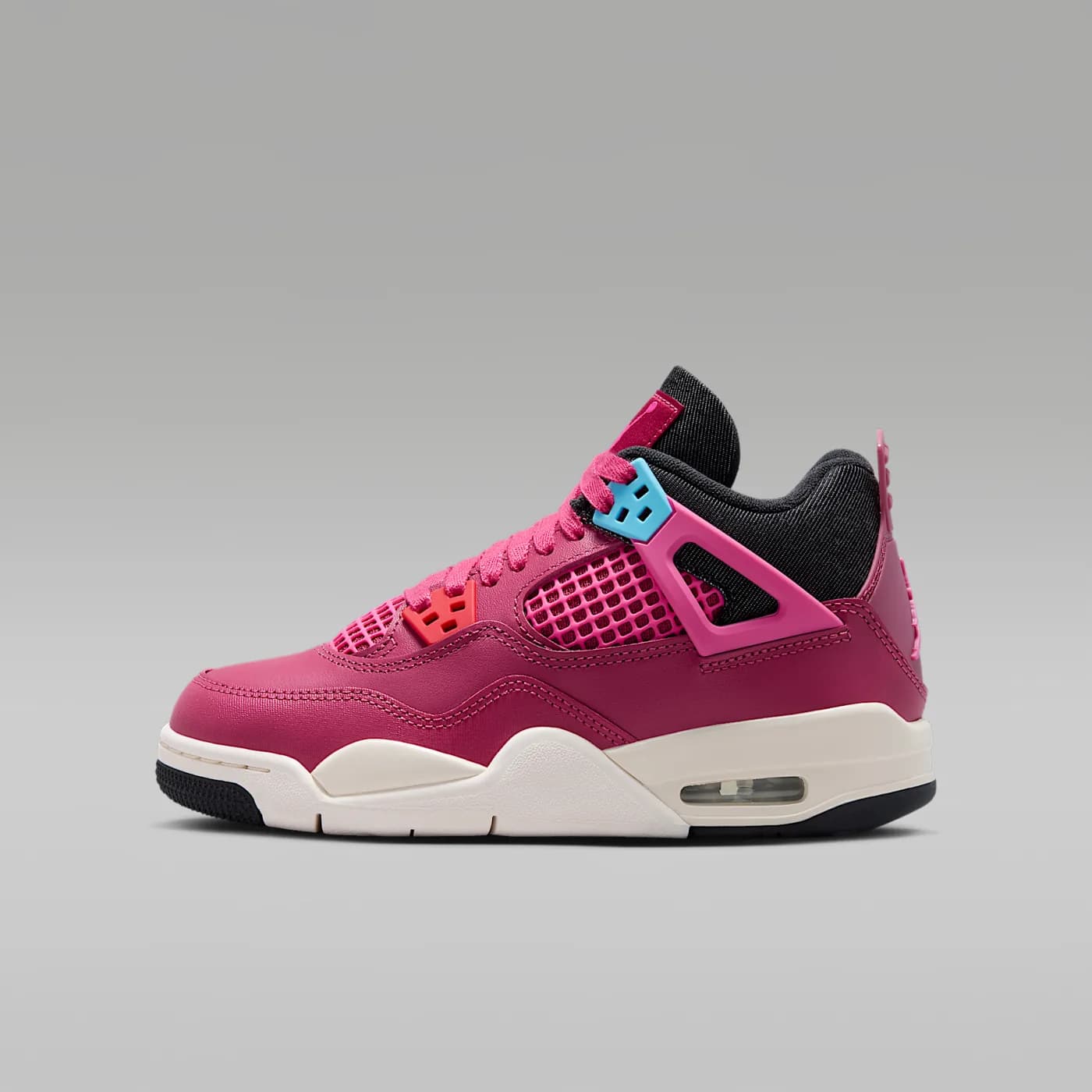 Air Jordan 4 Retro "She's A Star", Sweet Beet/Off Noir/Chalk/Desert Pink