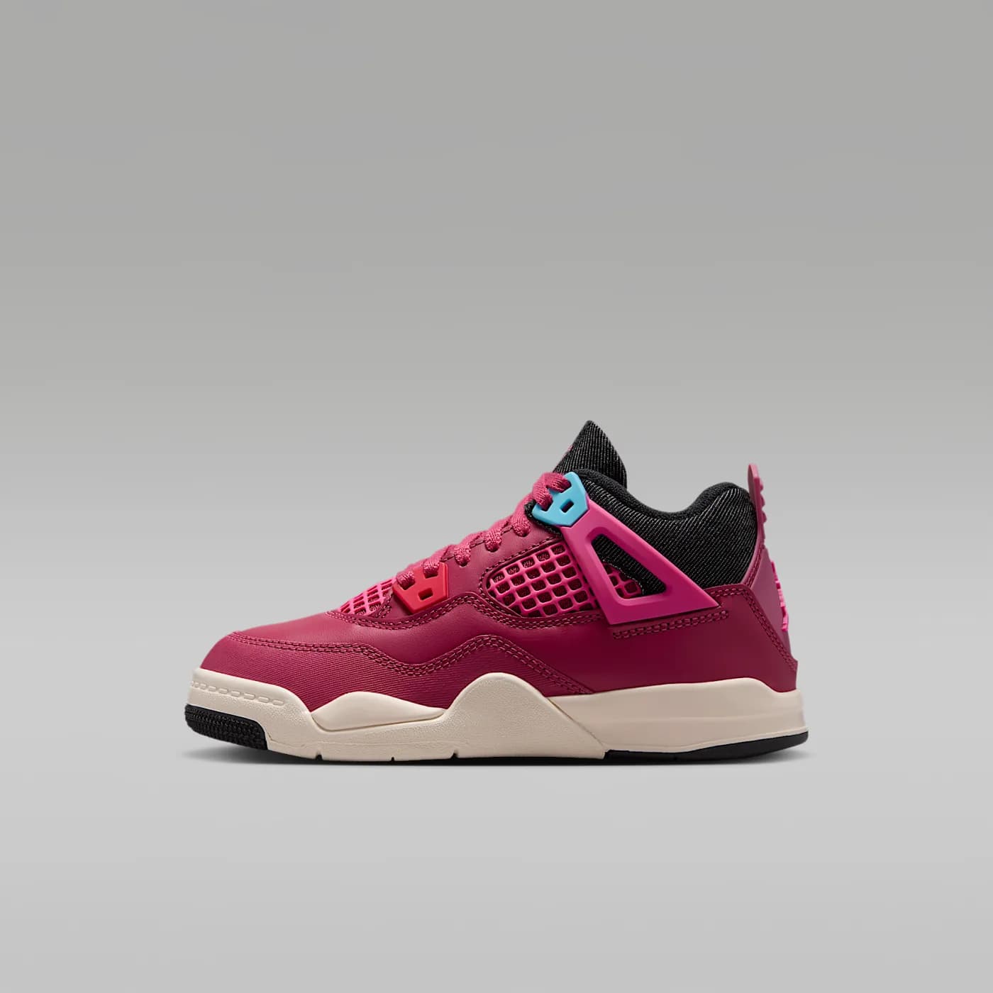 Jordan 4 Retro "She's A Star", Sweet Beet/Off Noir/Chalk/Desert Pink